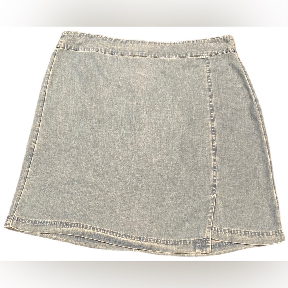 LOFT XL Denim Mini Skirt Size 12 Soft Lightweight Blue With Side Slit NWT $59.99